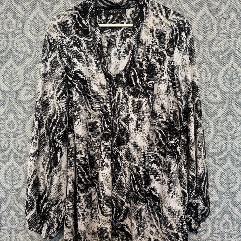 Kasper women's long-sleeve blouse size 2X